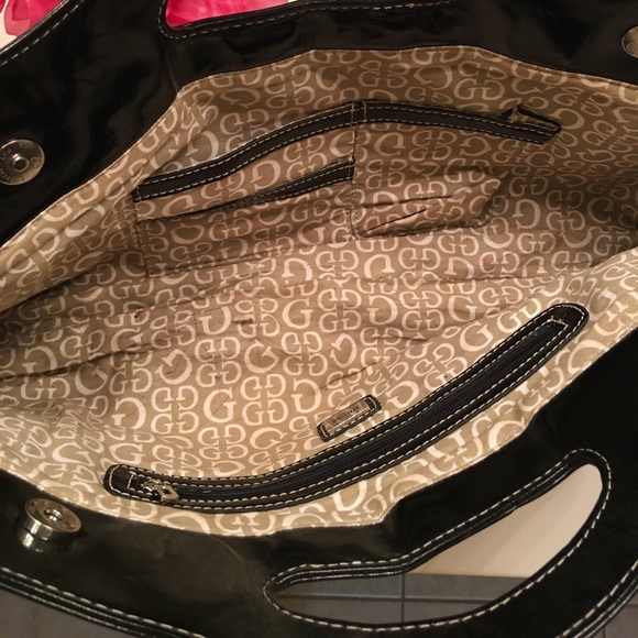 🌸🎀GUESS CLUTCH🎀🌸 - Picture 5 of 8