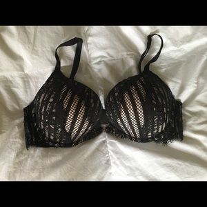 Gorgeous Victoria's Secret Add-2-Cups Push-Up Bra