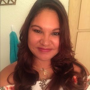 Meet your Posher, Valerie