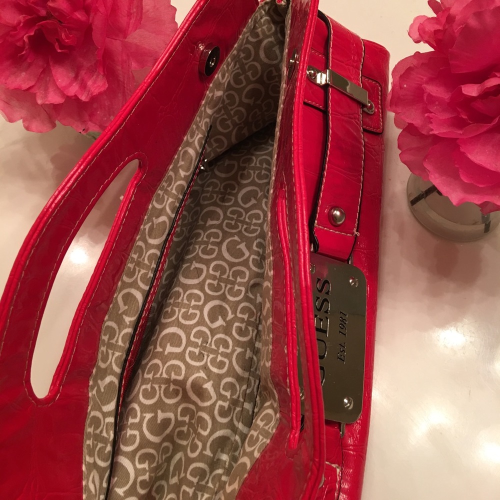 🌸🎀 GUESS CLUTCH🎀🌸 - Picture 8 of 8