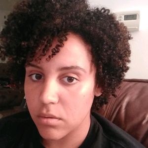 Meet your Posher, Lydia