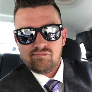 Meet your Posher, Dustin