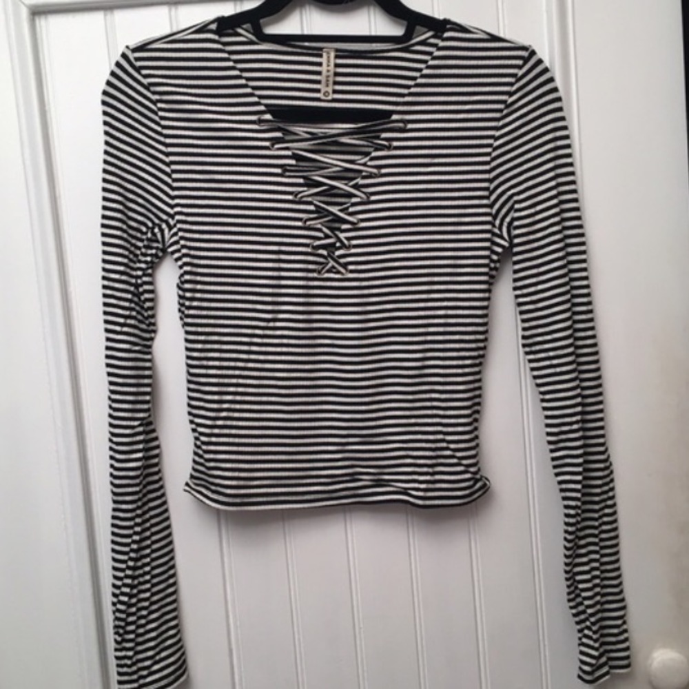 long sleeve crop top