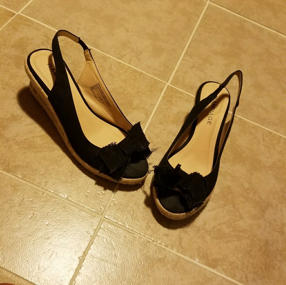 Black Wedges