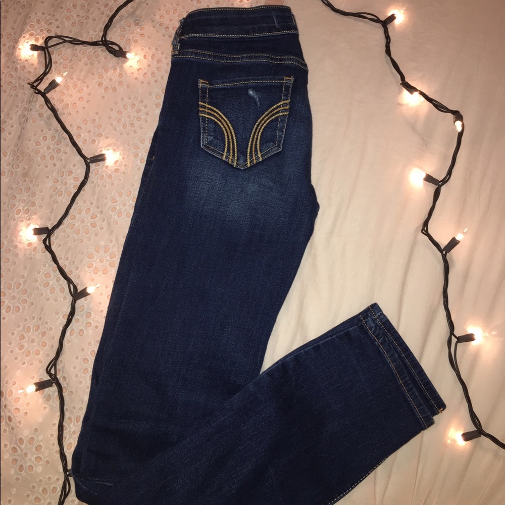 Dark wash Hollister jeans✨