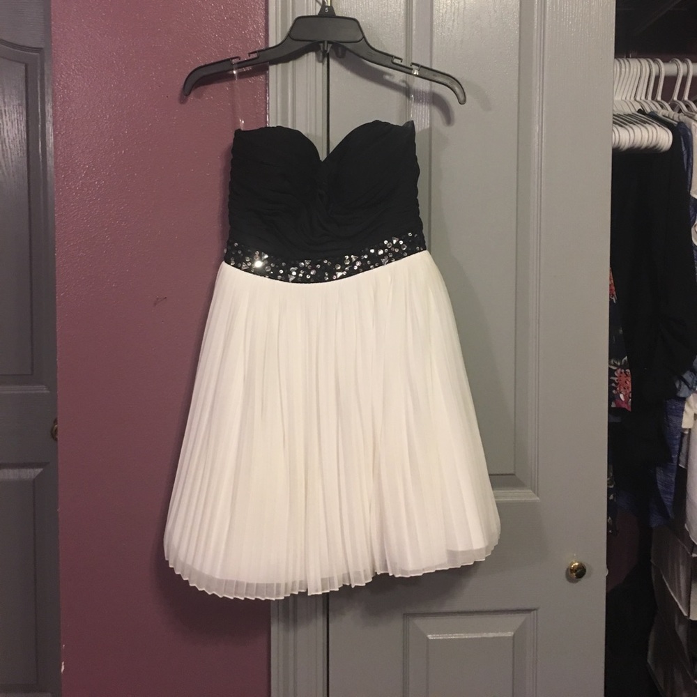 Black and white pleated homecoming dress
