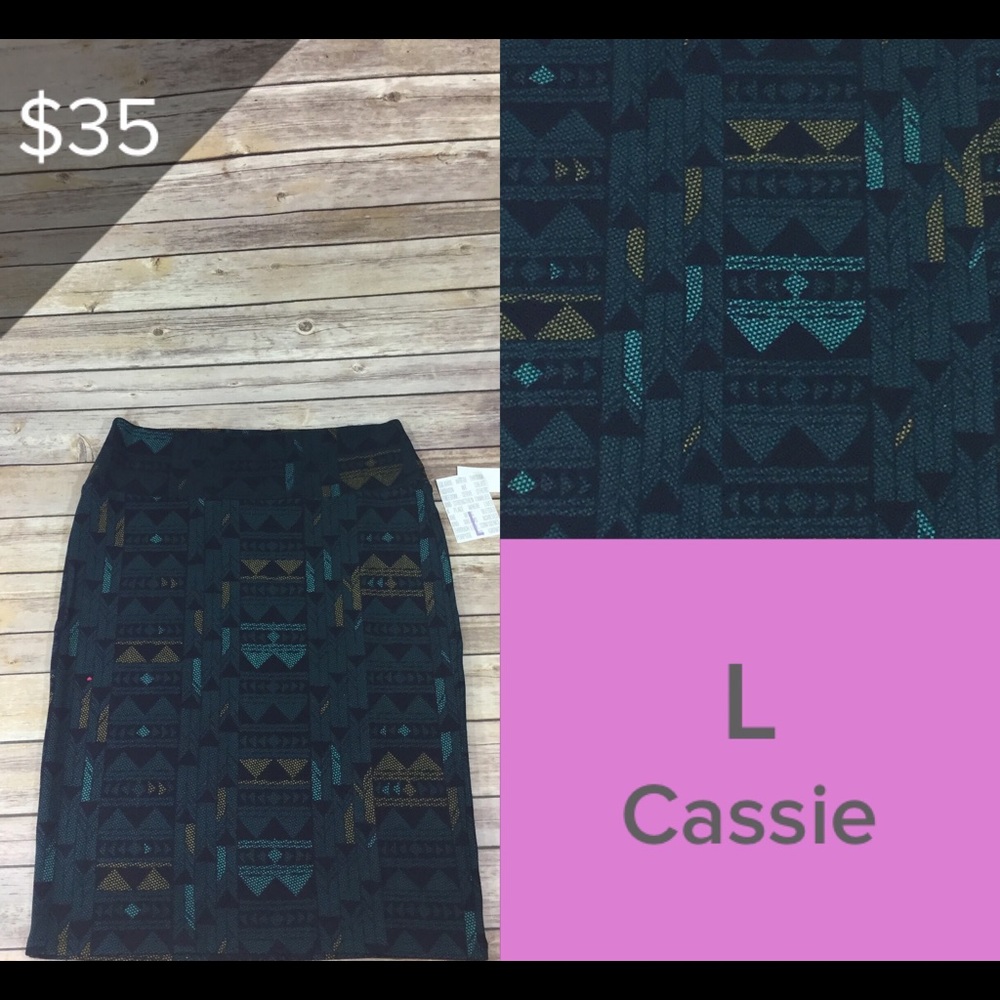 Large Lularoe Cassie