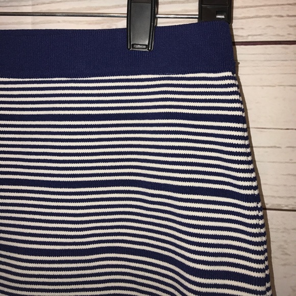 Romeo + Juliet Couture Bodycon Skirt Size Small - Picture 4 of 8