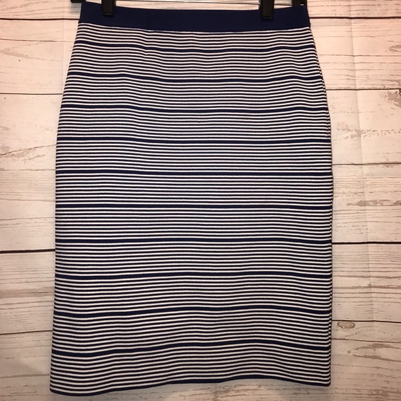 Romeo + Juliet Couture Bodycon Skirt Size Small - Picture 3 of 8