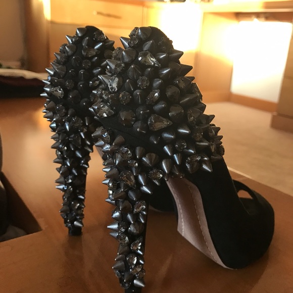 Sam Edelman Shoes - Sam Edelman studded heels ✨