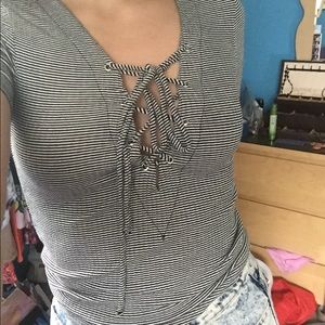 ✨EVERYTHING MUST GO✨ Forever 21 Lace Up V Neck Top