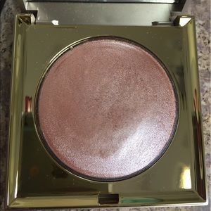 Stila highlighter