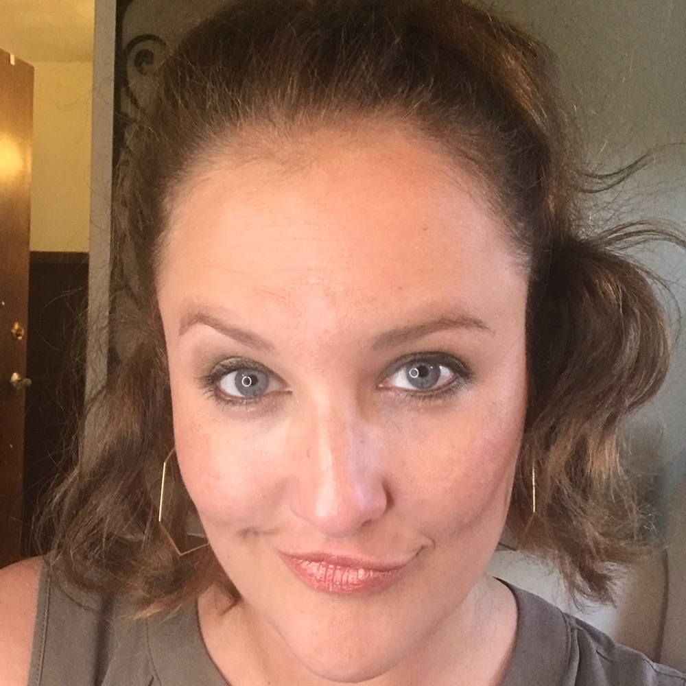 Meet your Posher, Ashley