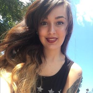 Meet your Posher, Clarissa