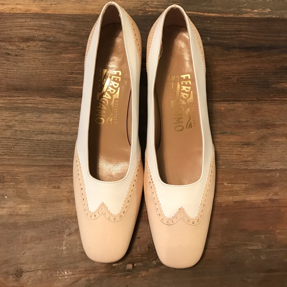 Vintage Salvatore Ferragamo WingTip Oxford Pump
