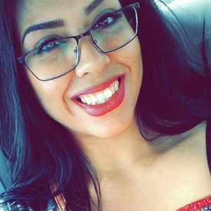 Meet your Posher, Cinthia