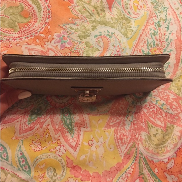 Wallet - Picture 2 of 4