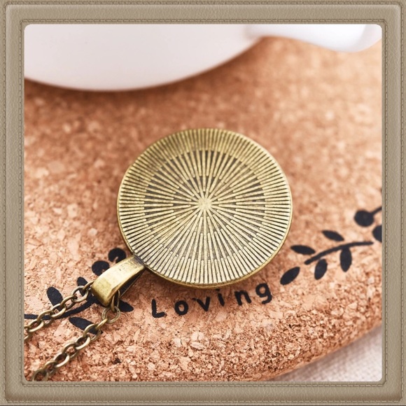 ๐ดTree Of Life Vintage Necklace - Picture 2 of 3