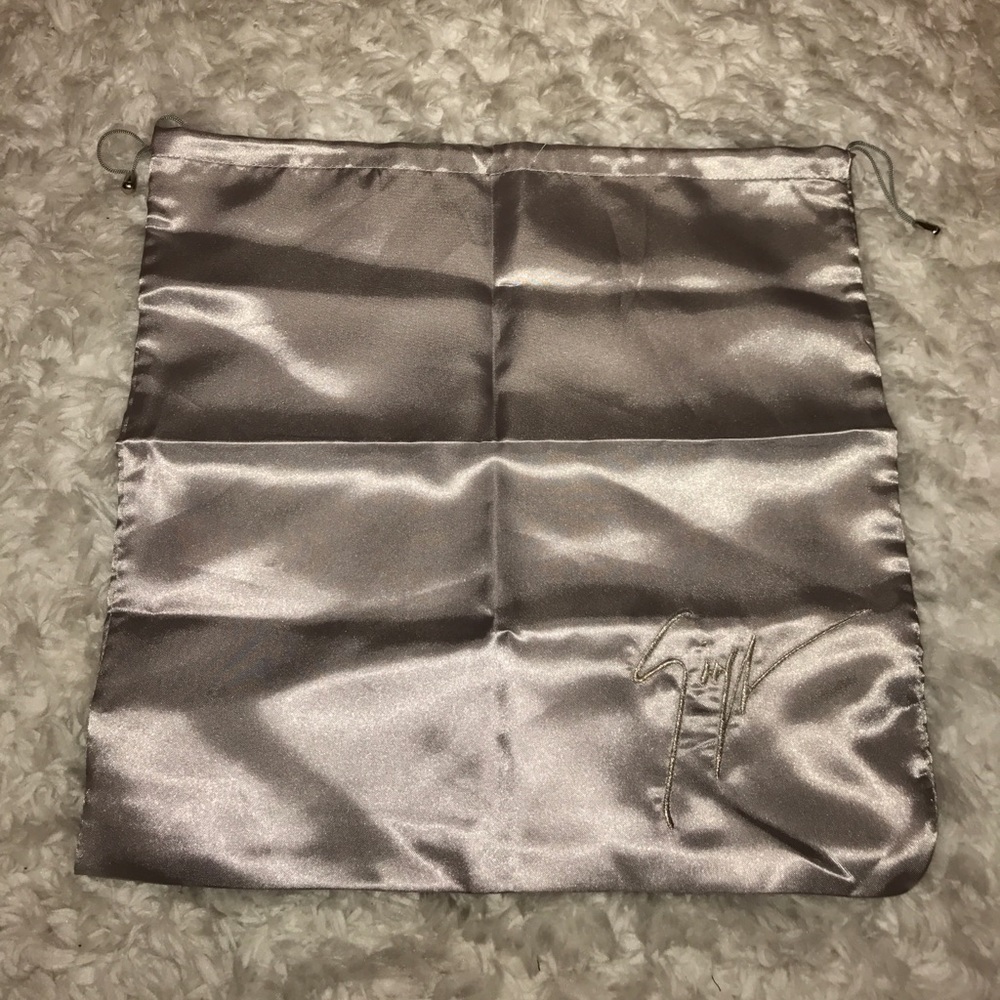 NWOT Authentic Giuseppe Dust Bag
