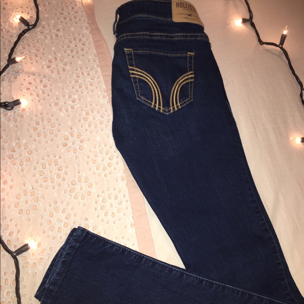 Dark wash skinny Hollister jeans✨