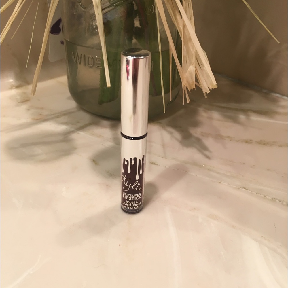 Authentic Kylie Mini Lip in Vixen