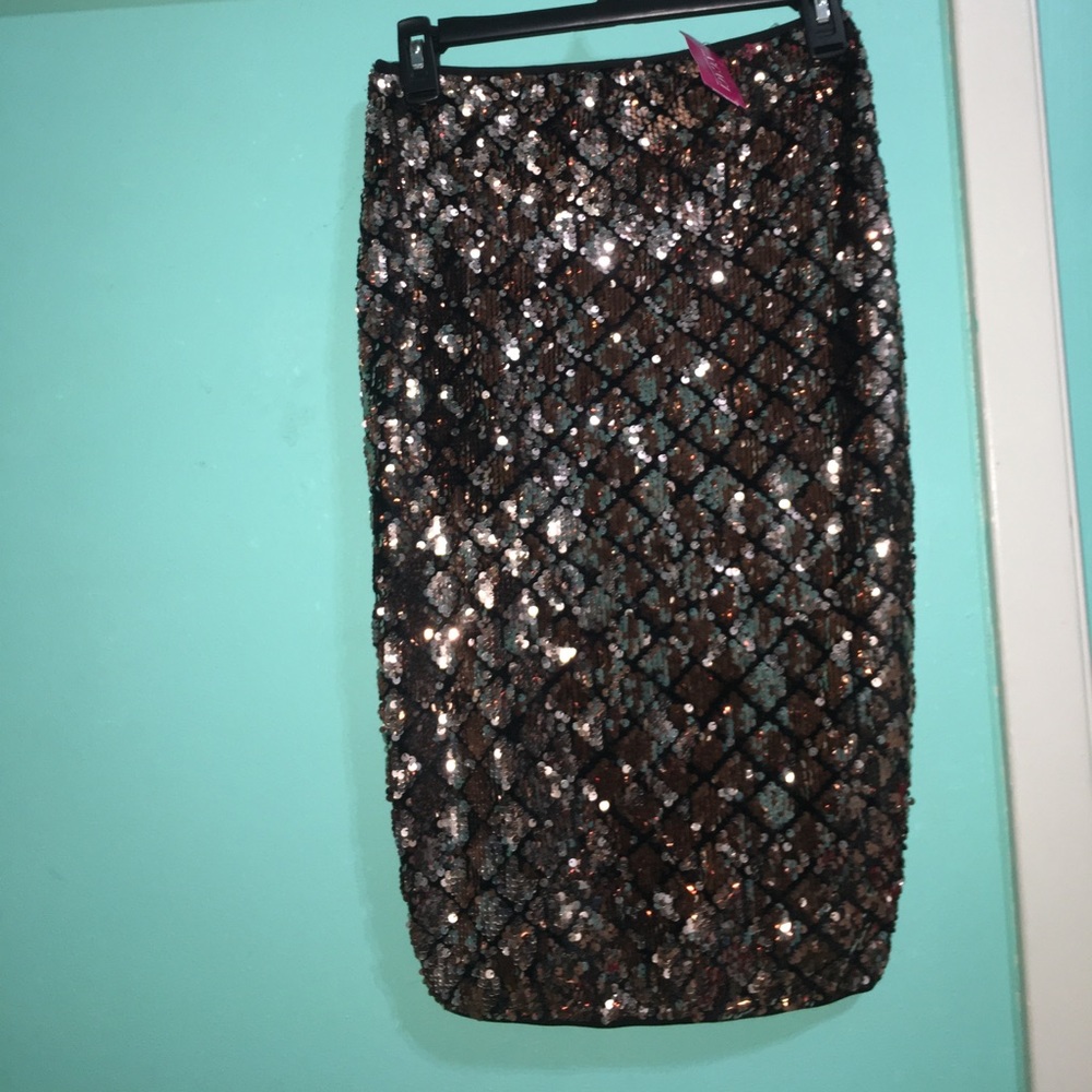 sequined pencil skirt