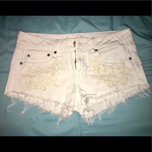 White American Eagle Stretch Jean Shorts