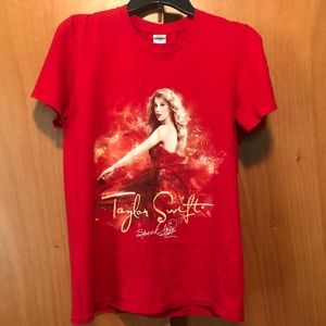 Taylor Swift tour tee