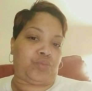 Meet your Posher, Yvette