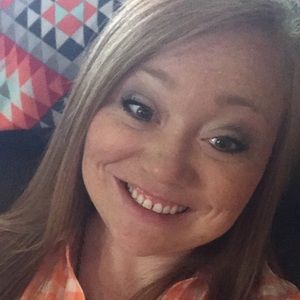 Meet your Posher, Lora