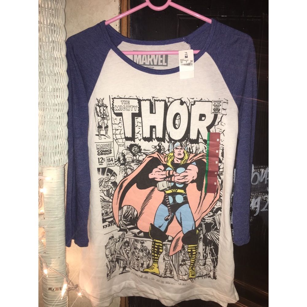Medium NWT Marvel Three Quarter Sleeve Top