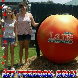 Meet your Posher, Becca