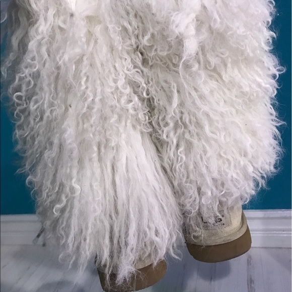 UGG Boots - Picture 2 of 4