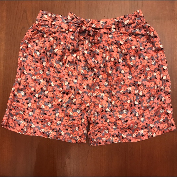 Women’s NWT Free People Floral Shorts Size XS - Picture 2 of 6