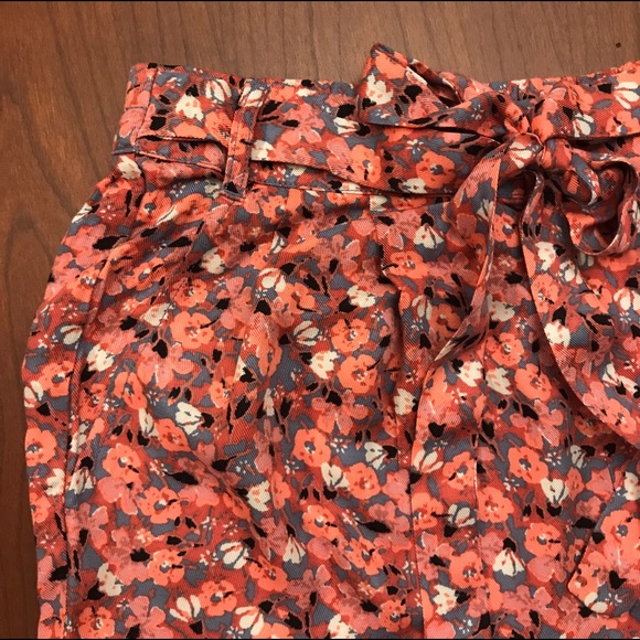 Women’s NWT Free People Floral Shorts Size XS - Picture 3 of 6