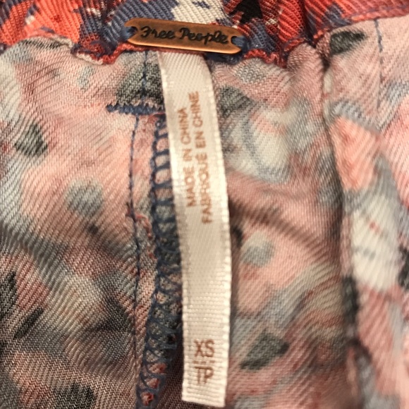 Women’s NWT Free People Floral Shorts Size XS - Picture 5 of 6