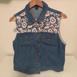 Jean Vest with white lace