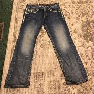 Medium toned rock revival jeans that are like new!