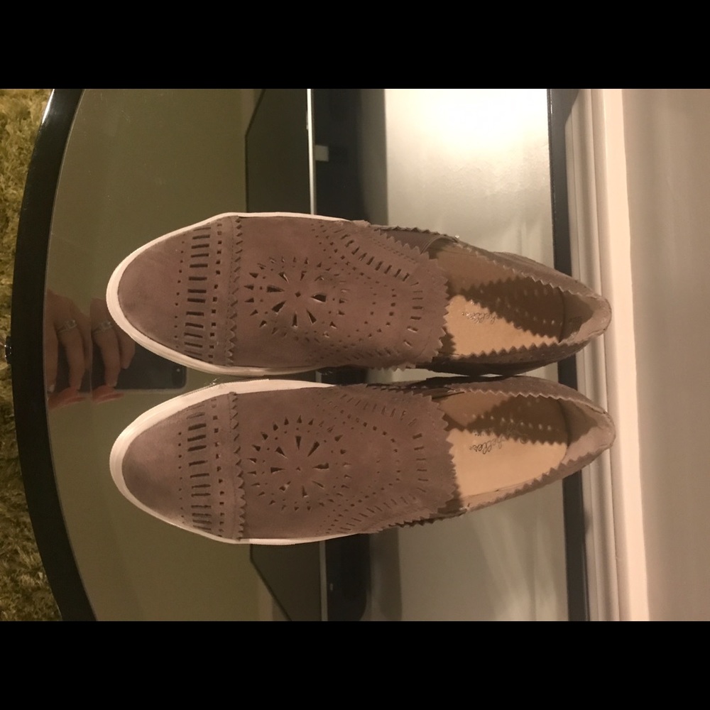 Seychelles so nice taupe suede