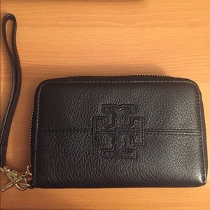 Tory Burch Continental Wristlet