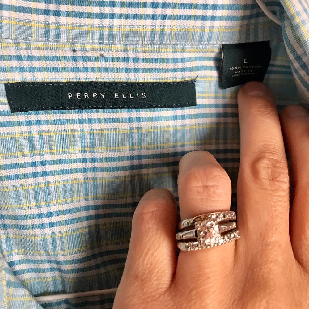 Men's Perry Ellis button down - Picture 2 of 2
