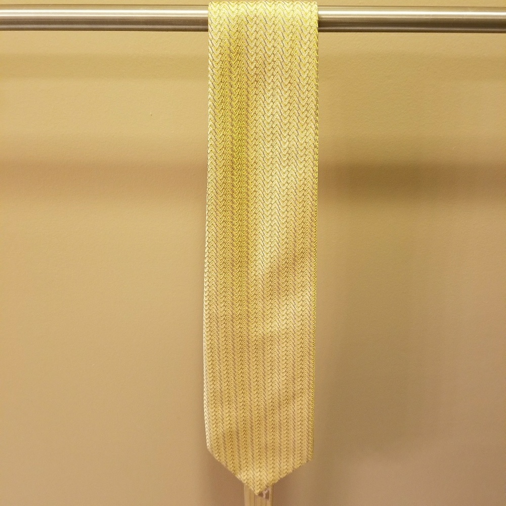 Men: Yellow Silk Tie (Ermenegildo Zilda / Once)