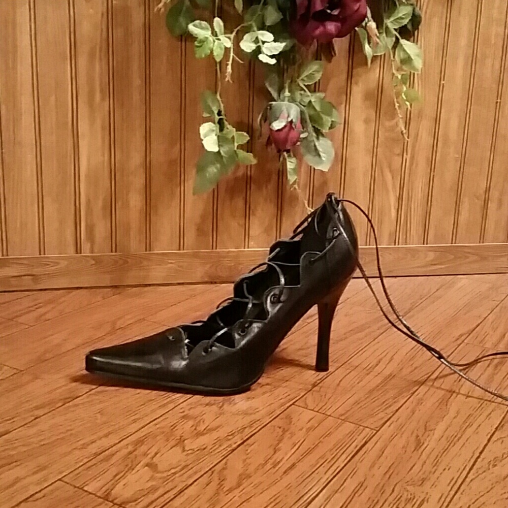 Black Scalloped Edge Strappy Harness Shoes