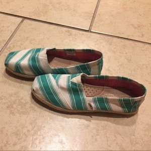 TOMS flats, size 6.5, green & white