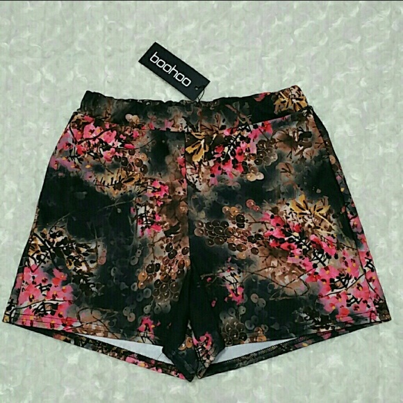 boohoo Emily Floral High Waisted Short - Picture 2 of 5