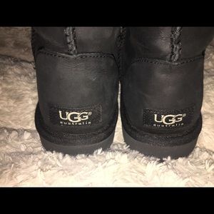 Black UGG