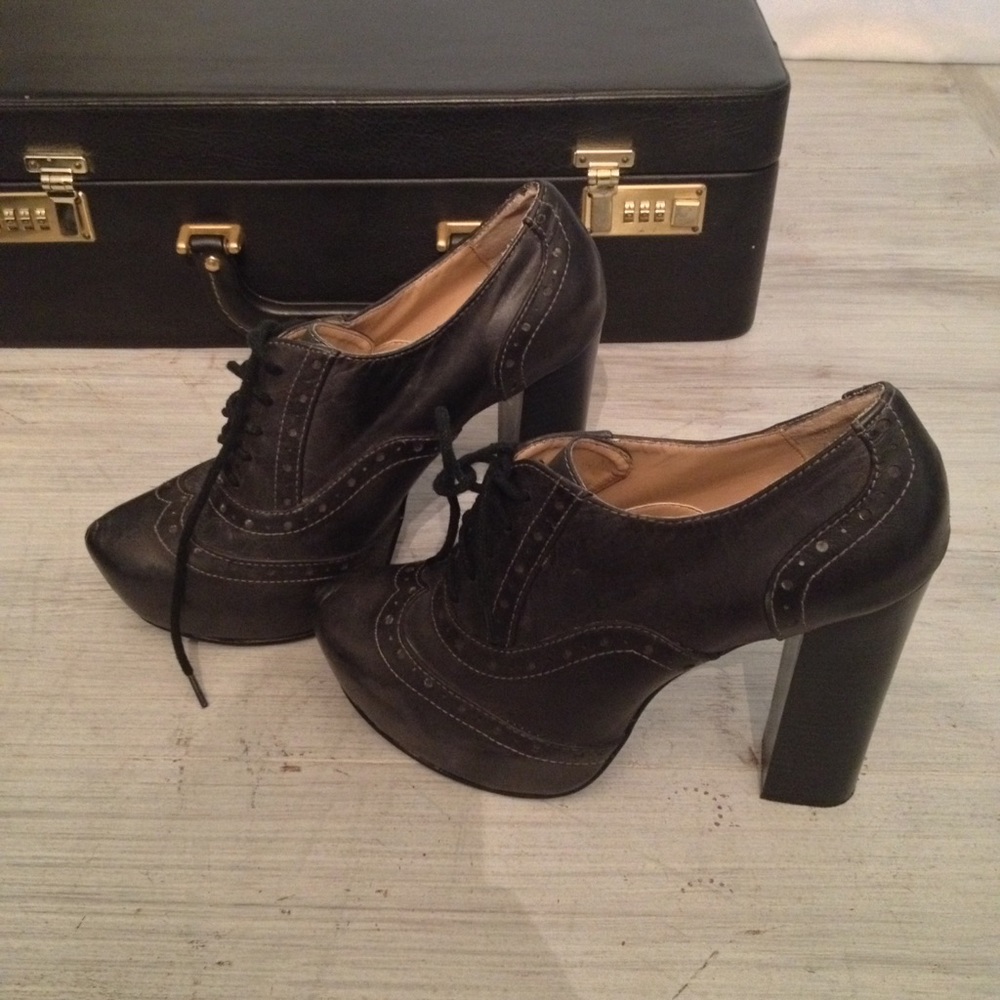 Size 8.5 Oxford Heels