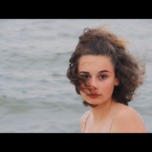 Meet your Posher, Amelia