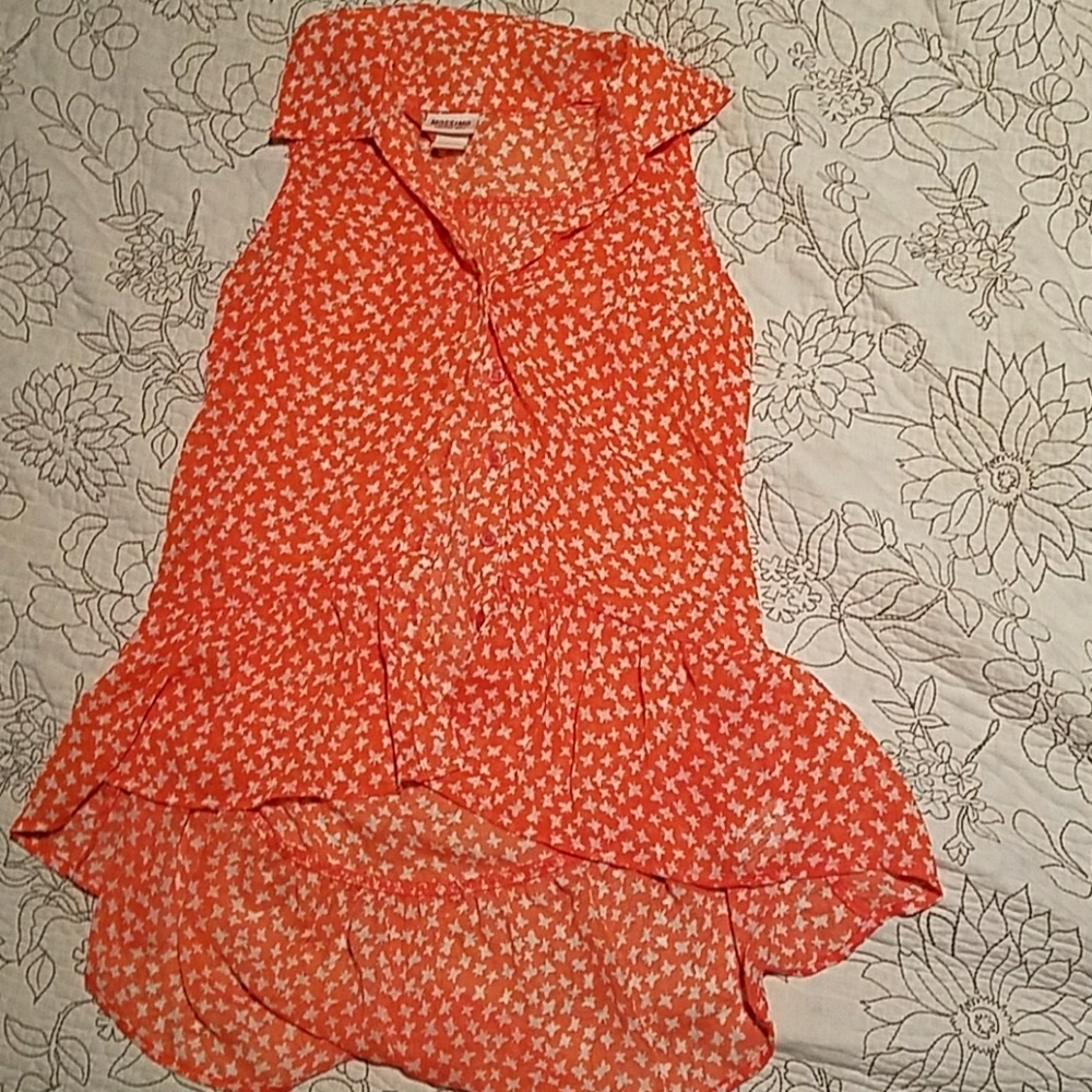 Collared button down sleeveless top