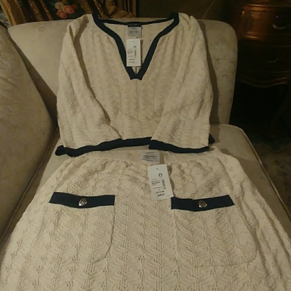CHANEL Dresses & Skirts - Knit Chanel Suit - Classic